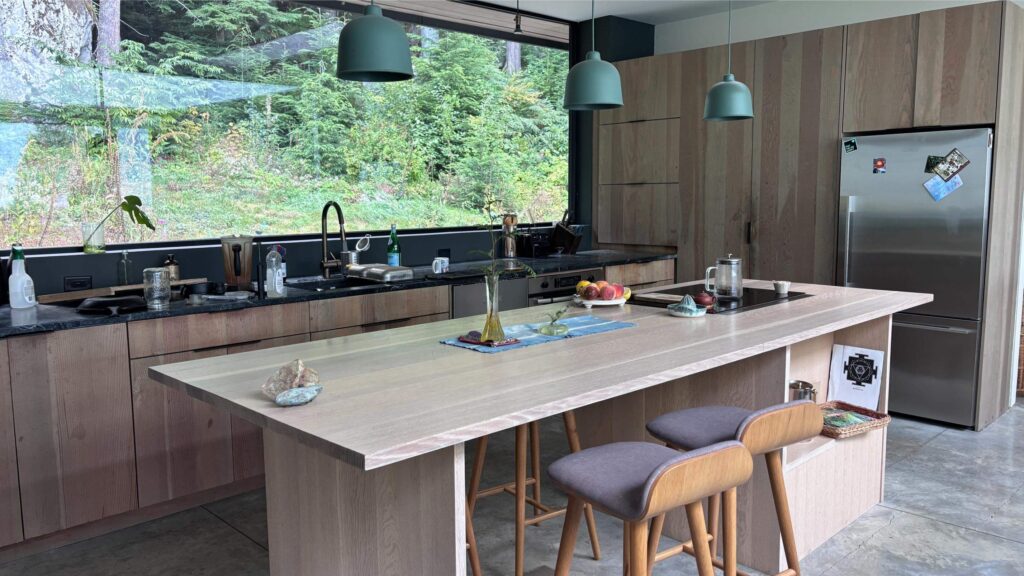 Location_Fixer_Secluded_Waterfront_House_Aug_2026IMG_0097