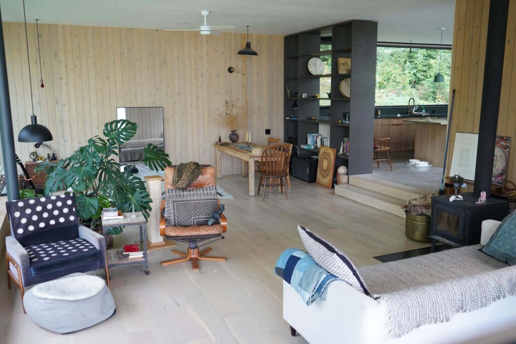 Location_Fixer_Secluded_Waterfront_House_Aug_2026SON01992