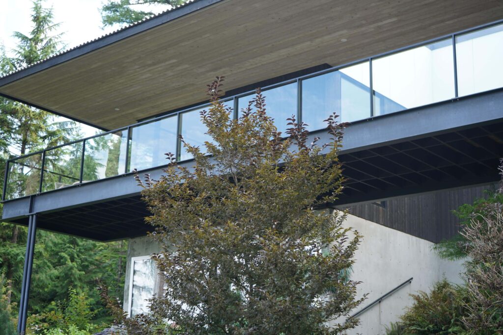 Location_Fixer_Secluded_Waterfront_House_Aug_2026SON02001